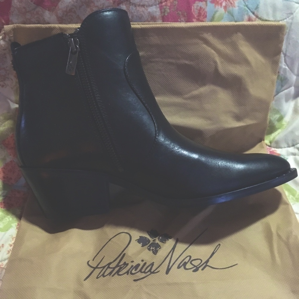 NWOB Patricia Nash Black Suzanna Booties SZ 10